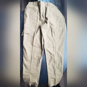 Ruby Rd Capris Size 4P Pea Green NWOT